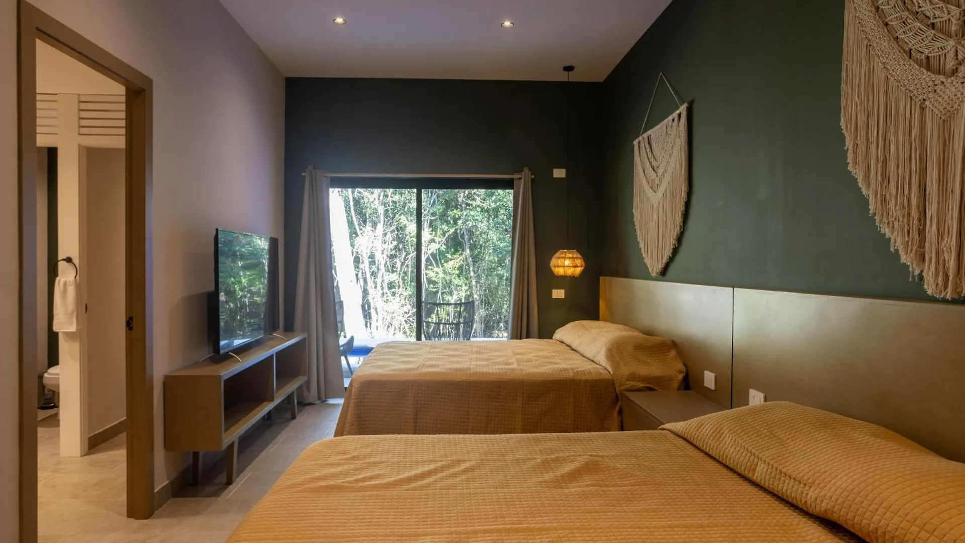 Villa Kiin Ha - Luxurious 5-Br Villa With Swim-Up Pool Cozumel