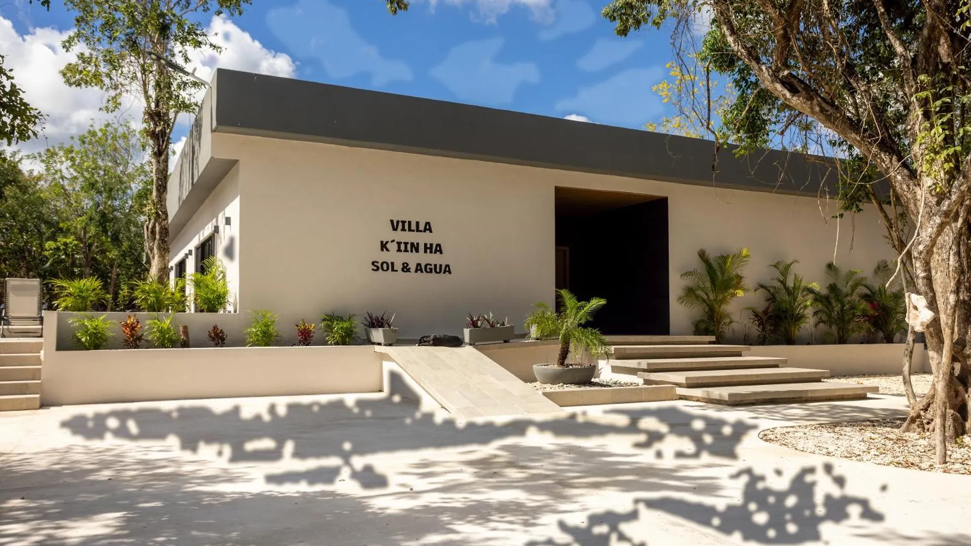 Villa Kiin Ha - Luxurious 5-Br Villa With Swim-Up Pool Cozumel