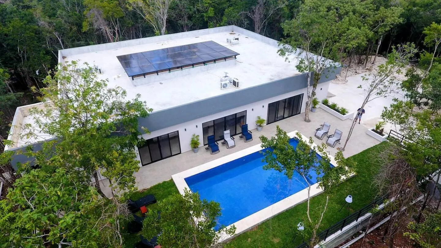 Villa Kiin Ha - Luxurious 5-Br Villa With Swim-Up Pool Cozumel